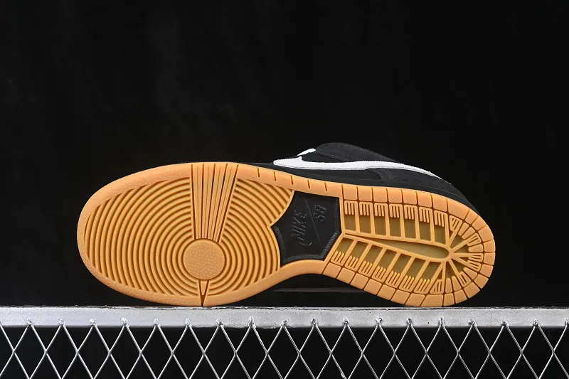 All Categories Nk SB Dunk Series Nk SB Dunk Low Low-top sneakers Foreign trade version Nike SB Dunk Low Raw rubber black and white Full toe layer low-top casual sneakers HF3704-003